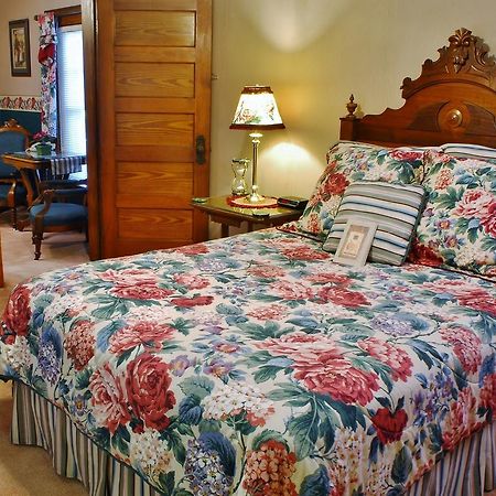 Arbor Hill Inn La Porte Екстер'єр фото