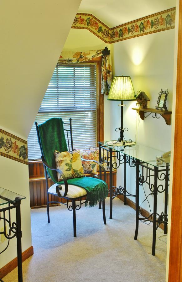 Arbor Hill Inn La Porte Екстер'єр фото