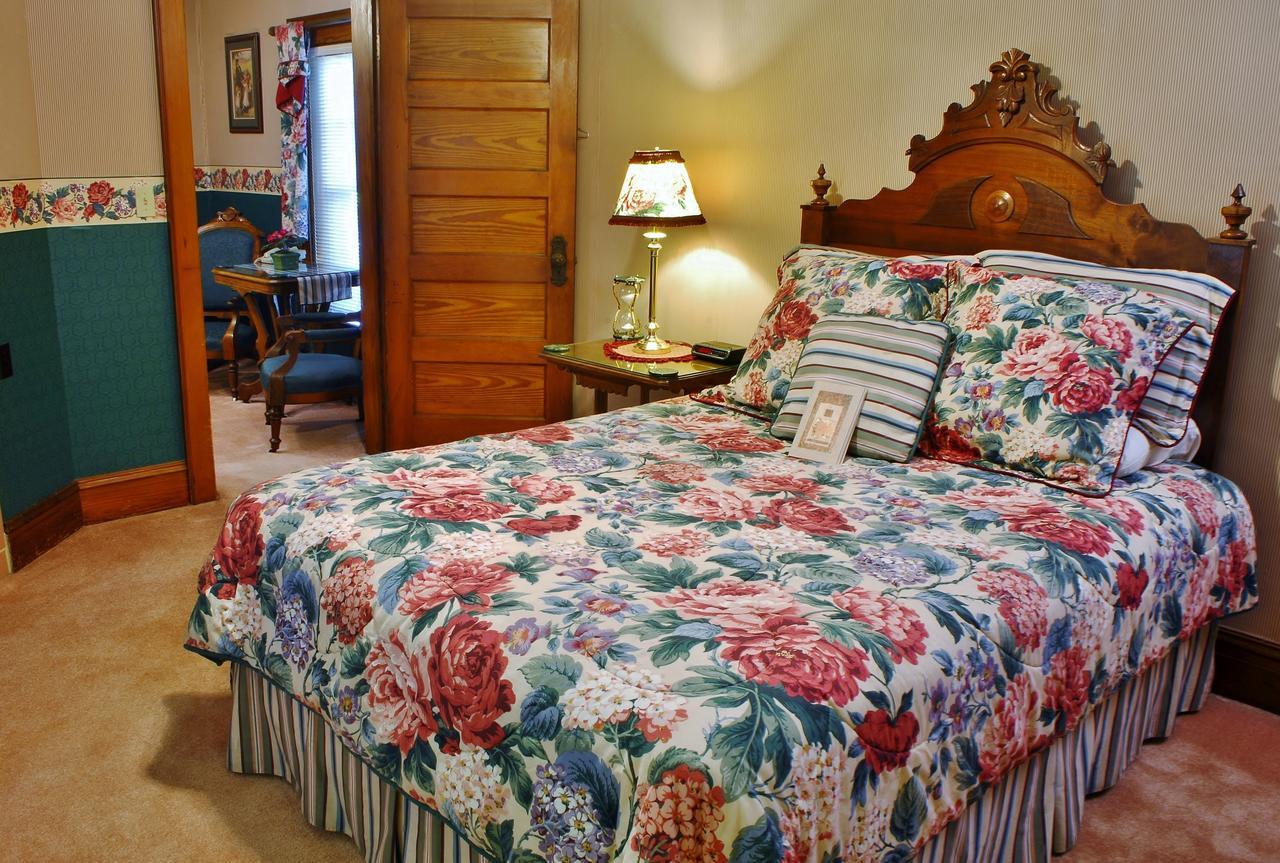 Arbor Hill Inn La Porte Екстер'єр фото