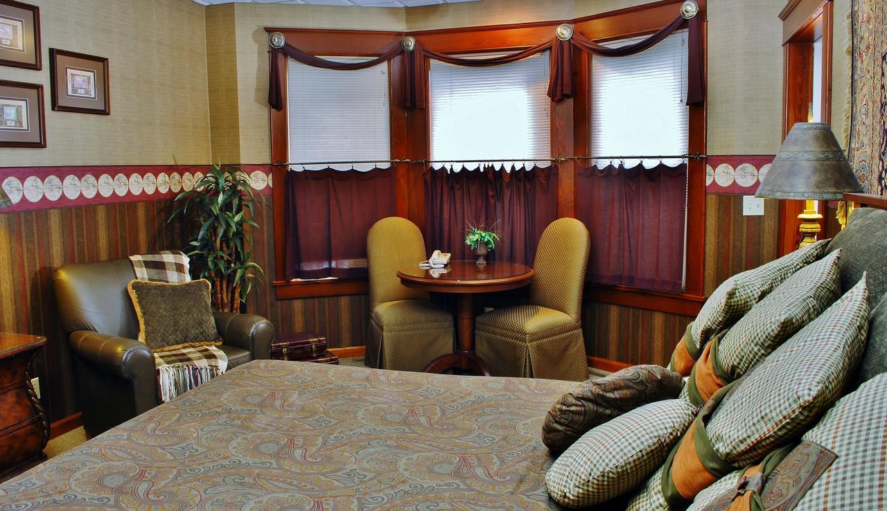 Arbor Hill Inn La Porte Екстер'єр фото