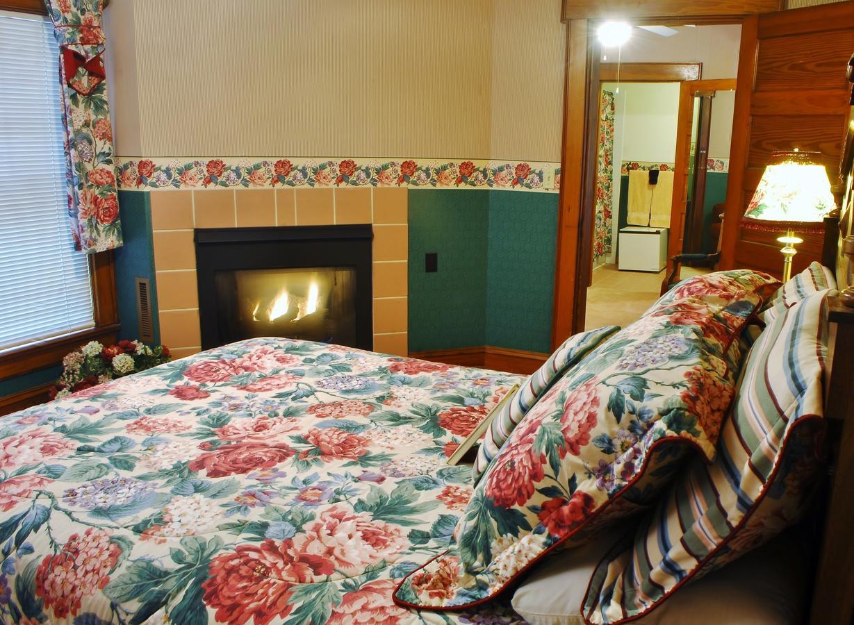 Arbor Hill Inn La Porte Екстер'єр фото