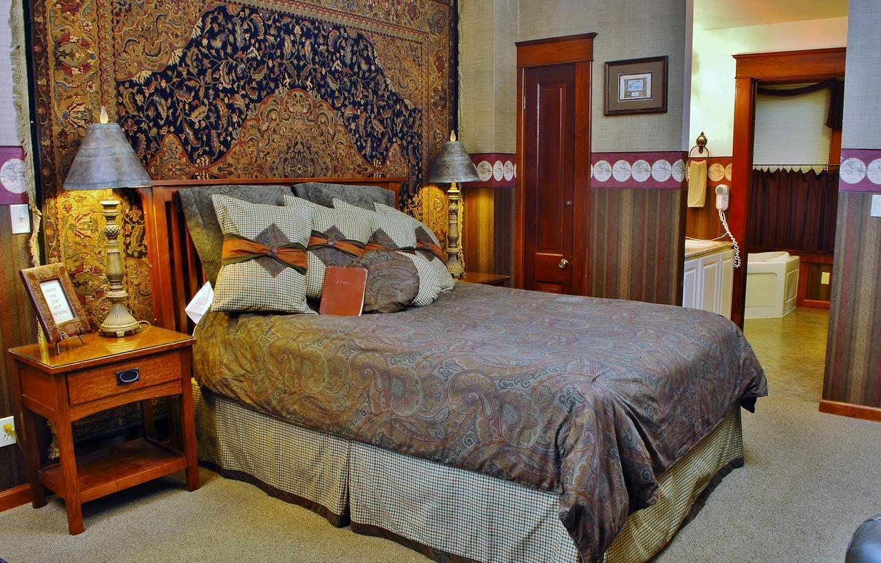 Arbor Hill Inn La Porte Екстер'єр фото