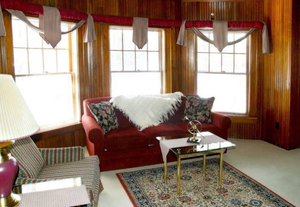 Arbor Hill Inn La Porte Екстер'єр фото
