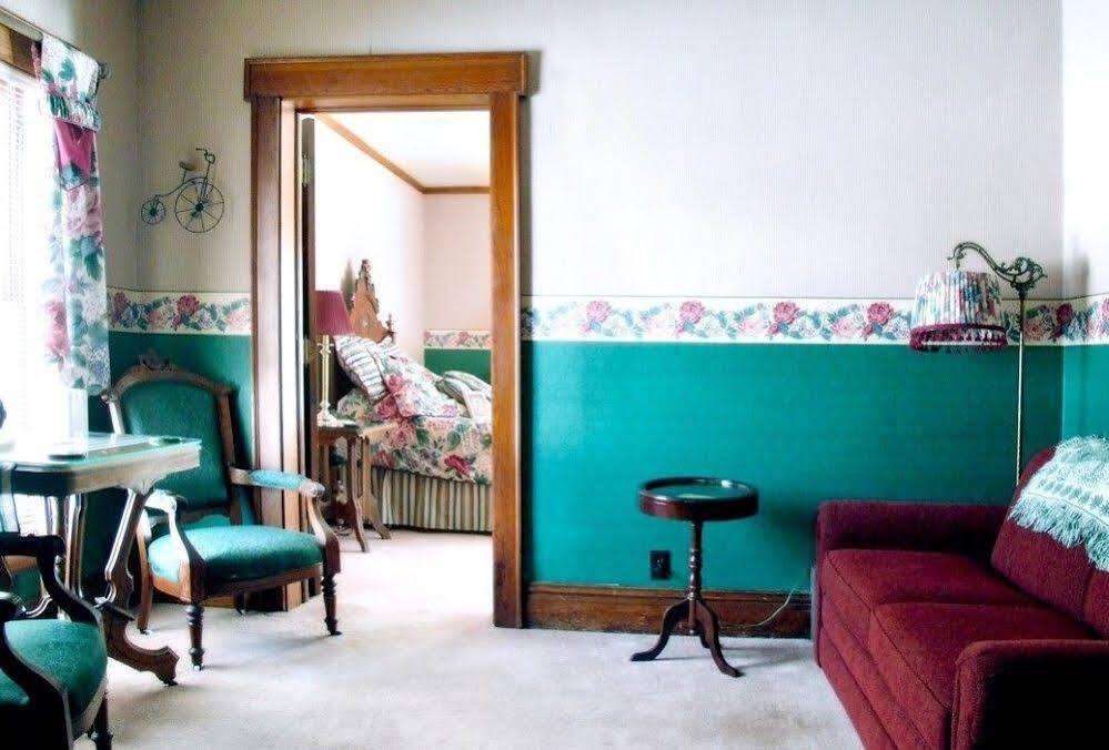 Arbor Hill Inn La Porte Екстер'єр фото